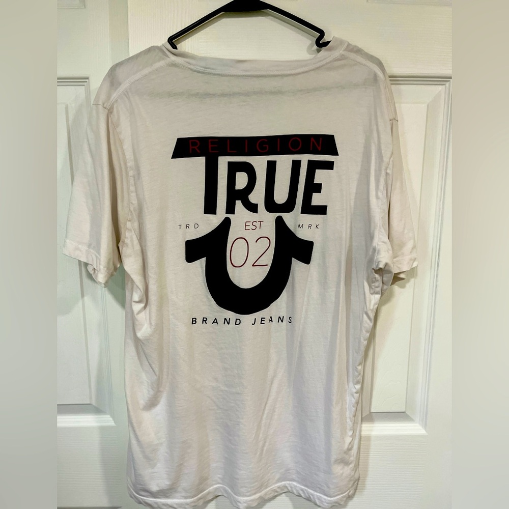 Large True Religion Light White T-Shirt. Back-Focused Horseshoe Logo. Used